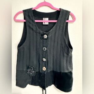 Black Sleeveless Button-Front Patch Made in USA Detail Top Goth Dark Grunge